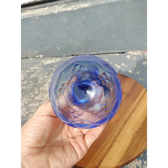 Blue Fenton Art Glass Butterfly on Branch Figurine - Picture 10 of 11